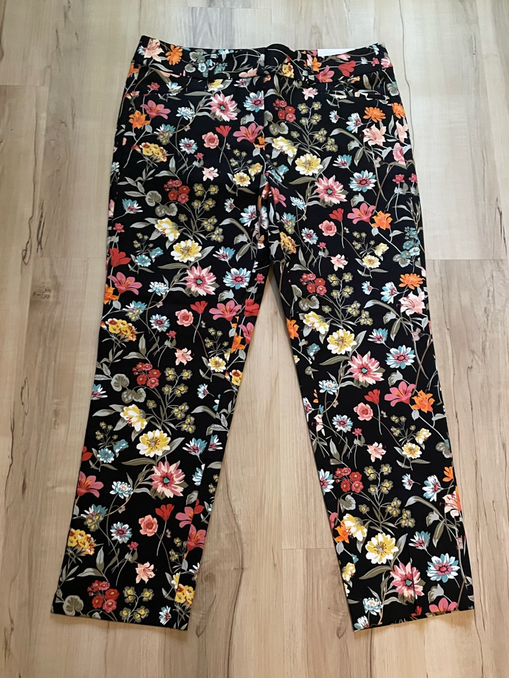 LOFT The Riviera Cropped Ankle Pants Size 6 Black Floral Mid Rise Stretch